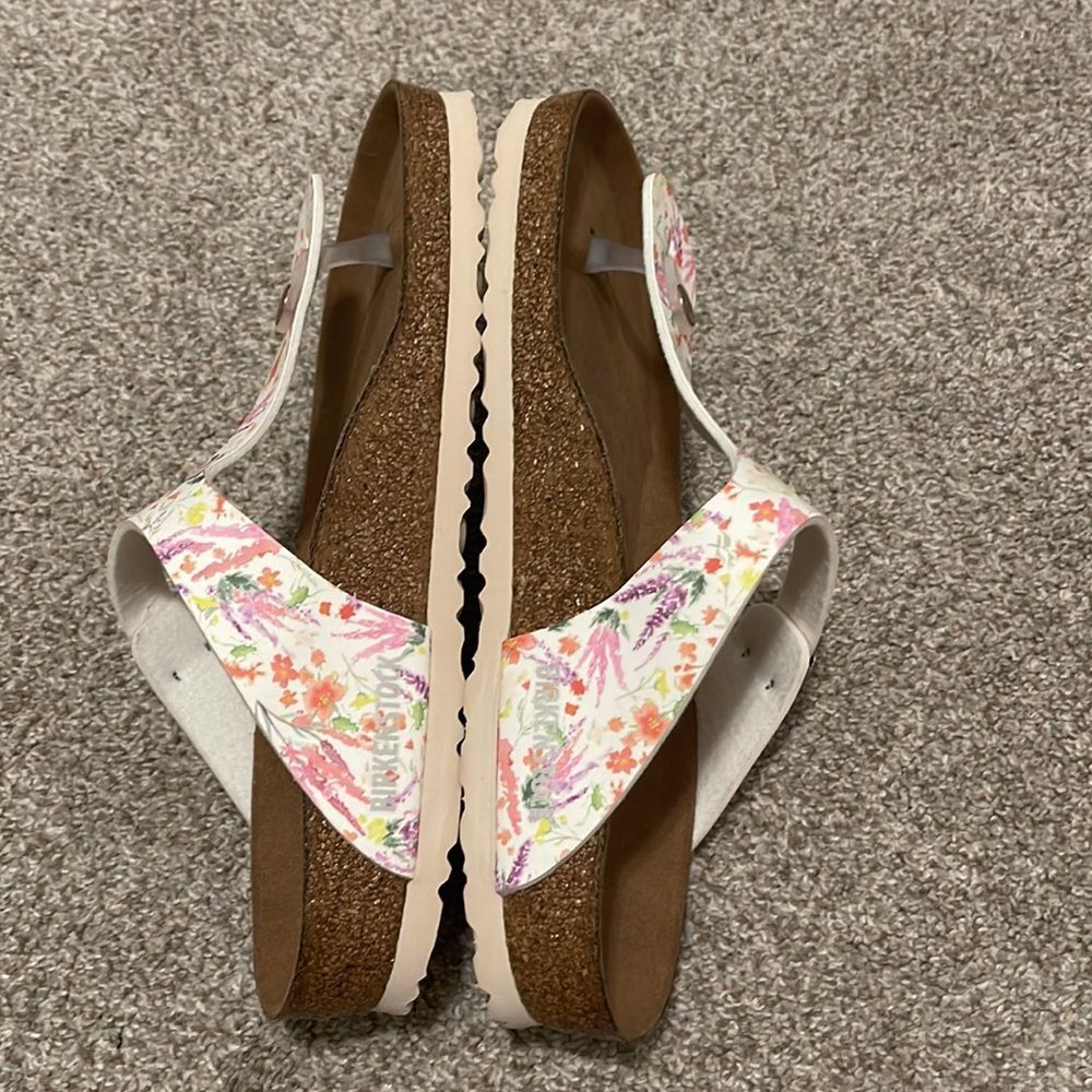 New BIRKENSTOCK WOMEN’S GIZEH VEGAN BIRKO-FLOR SANDAL WHITE 39 - Picture 7 of 11